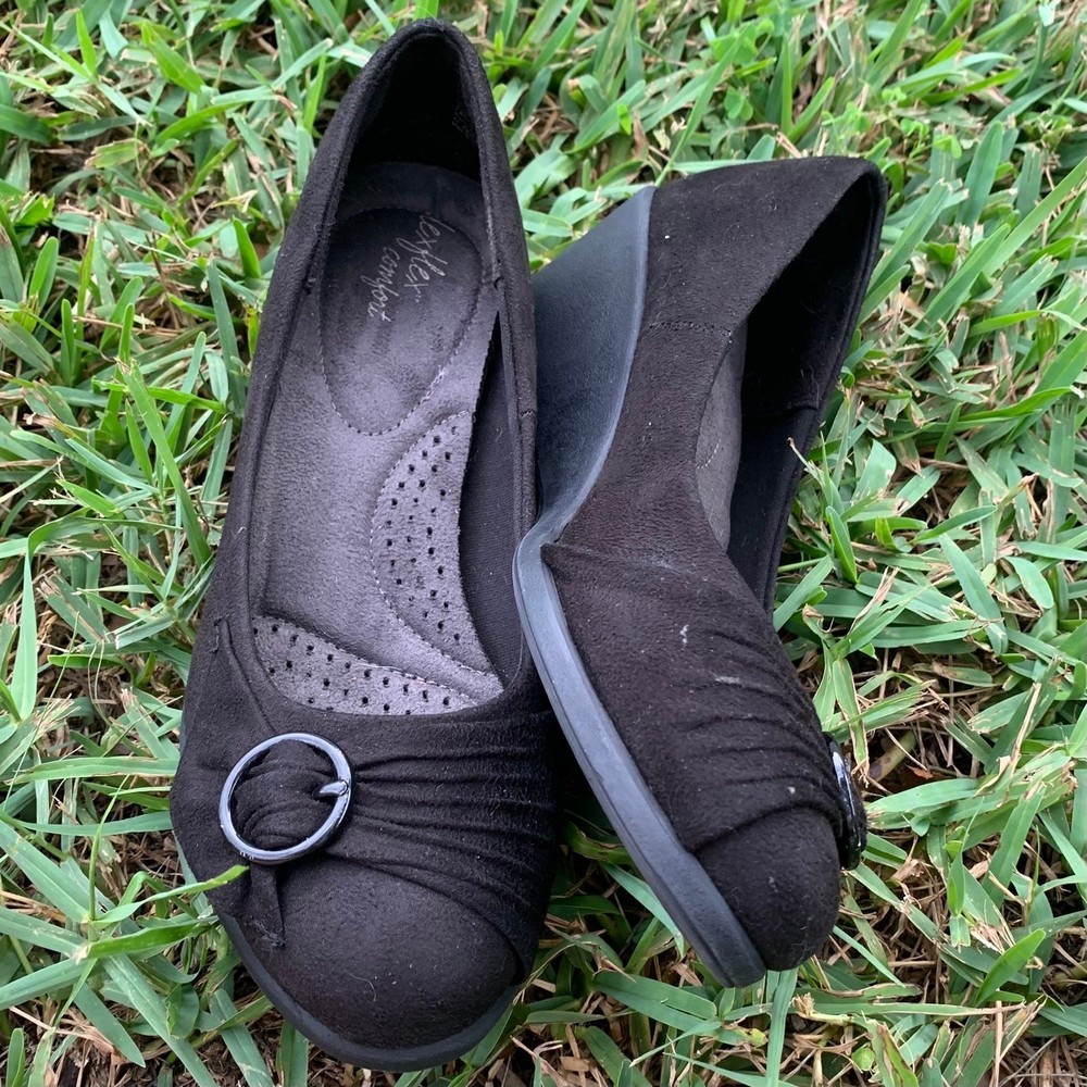 Black comfort buckle low wedge heels